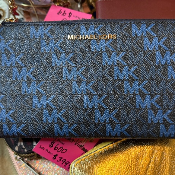 MK Double Zipper - Picture 1 of 1